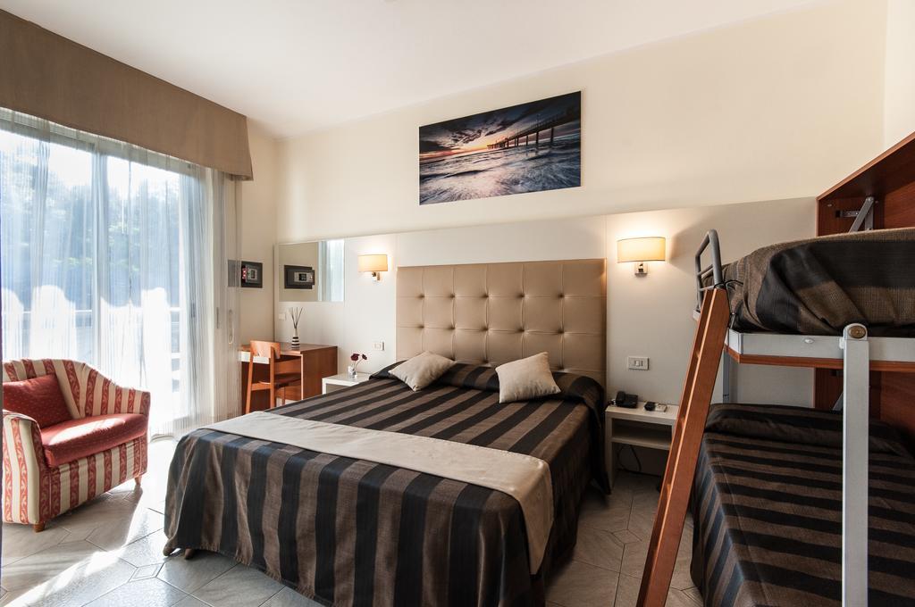 Hotel King Marina di Pietrasanta Exterior photo